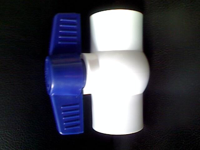 供應(yīng)PVC八角內(nèi)外絲美標(biāo)球閥