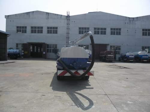 供應(yīng)東風(fēng)5方吸糞車，吸糞車價格，吸糞車報價