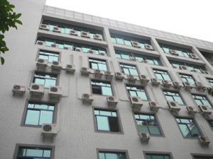 供應(yīng)廣州空調(diào)不制冷加氟格力空調(diào)維修