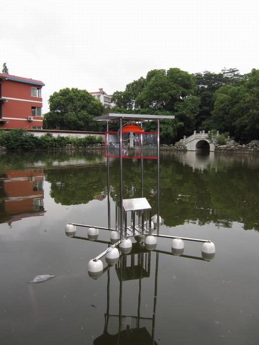 太陽能黑光誘蟲燈誘蟲喂魚圖片