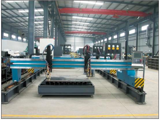 龍門(mén)式單邊驅(qū)動(dòng)數(shù)控切割機(jī)圖片