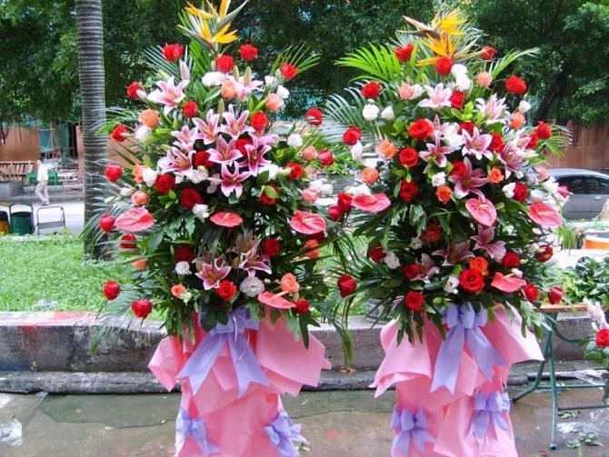 供應(yīng)東莞禮儀慶典東莞開(kāi)張花籃臺(tái)花