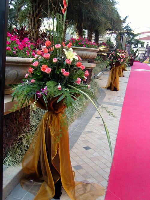 供應(yīng)東莞國慶節(jié)促銷活動策劃升空球拱門