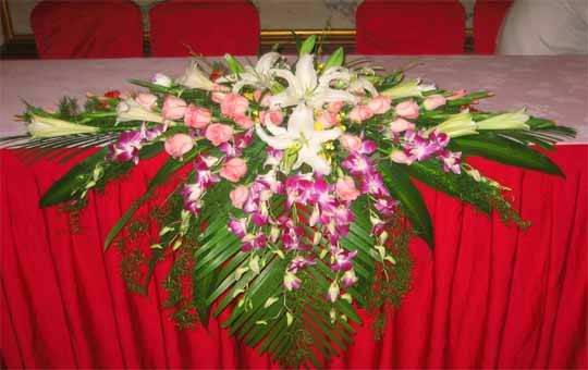 供應(yīng)東莞慶典開業(yè)花籃花牌臺花制作布置