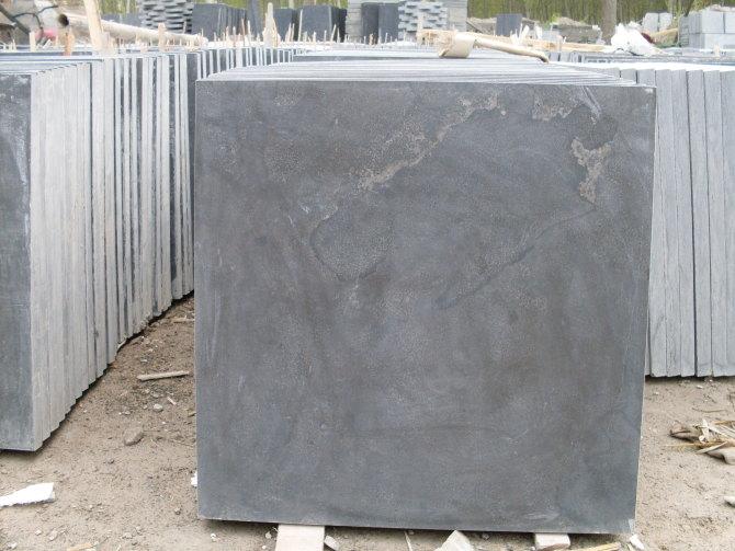 供應(yīng)嘉祥縣青石拉絲板/青石拉絲板/青石開槽板/青石拉溝板/青石防滑板/青石拉道板/青石打道板