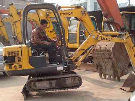 供應(yīng)神鋼200及玉柴15二手挖掘機(jī)
