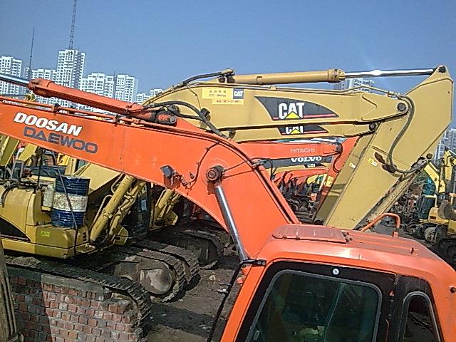 供應二手小松200-7挖掘機 二手進口挖機市場