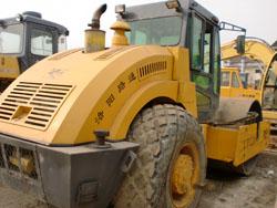 供應(yīng)洛陽(yáng)220震動(dòng)二手壓路機(jī)