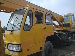 徐工25噸帶牌二手吊機(jī)圖片