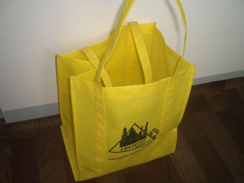 供應(yīng)環(huán)保袋廠家定做環(huán)保袋子無法把袋子