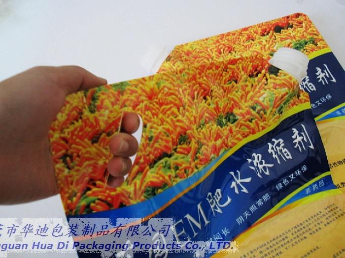 供應(yīng)4KG液體自立包裝袋 東莞華迪專(zhuān)業(yè)液體包裝袋生產(chǎn)廠家