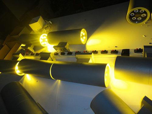 供應(yīng)12W大功率led雙頭壁燈雙向戶外壁燈