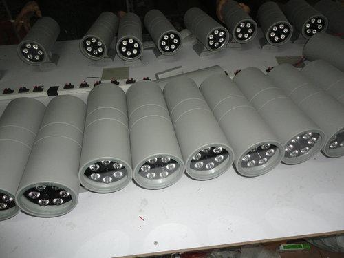 供應(yīng)12W大功率led雙頭壁燈雙向戶外壁燈