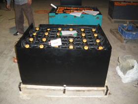 供應(yīng)溧陽市杭叉CPD15電動(dòng)叉車電瓶