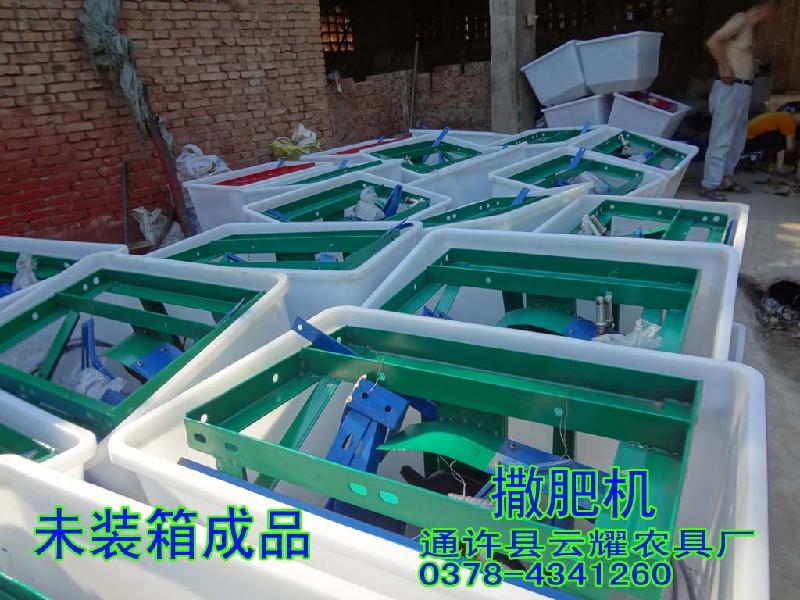 河南開(kāi)封撒肥機(jī)廠家出售圖片