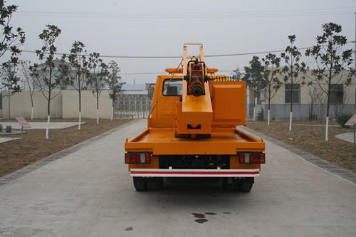 供應(yīng)護(hù)欄搶修車批發(fā)