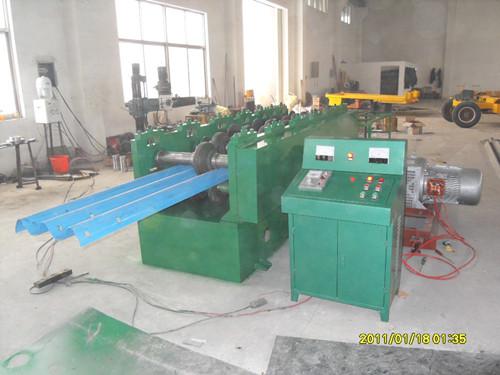 供應(yīng)護(hù)欄板矯正機(jī)廠家