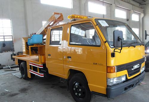 河北護(hù)欄搶修車廠家圖片