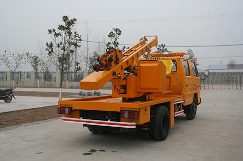 供應(yīng)護(hù)欄搶修車批發(fā)