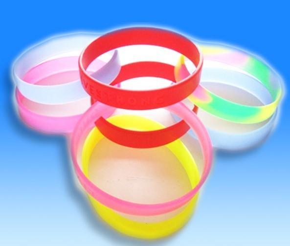 蘭州哪里有定做硅膠手環(huán)？定做硅膠手環(huán)價(jià)格如何