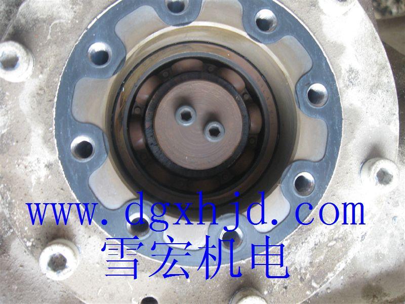 供應(yīng)大金螺桿機(jī)維修專(zhuān)業(yè)維修大金壓縮機(jī)