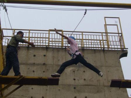 專業(yè)培訓(xùn)-戶外拓展訓(xùn)練-礪鋒經(jīng)典項(xiàng)目之?dāng)鄻?  src=