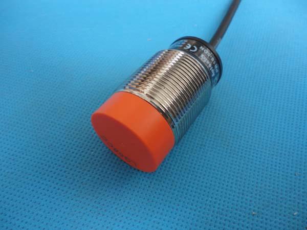 供應PR30-15AC接近開關價格，交流電感式