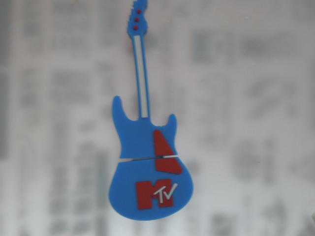 吉它U盤藍色圖片