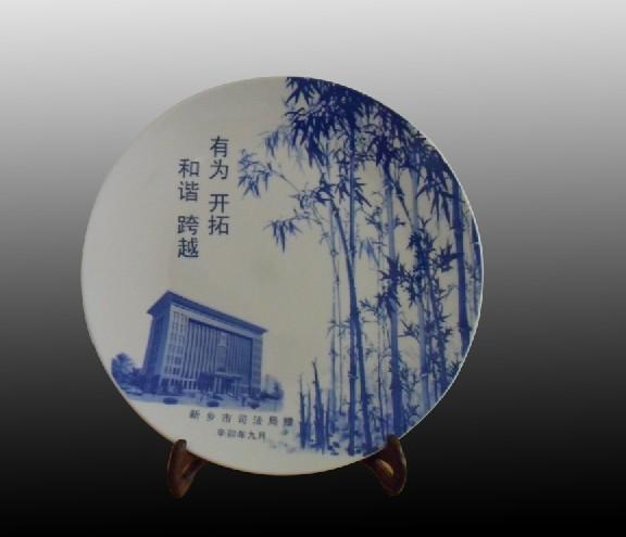 供应批发青花瓷纪念礼品瓷盘，瓷盘加工厂，景德镇特色纪念品，纪念盘