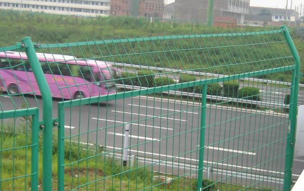 供應(yīng)高速公路護(hù)欄網(wǎng) 機(jī)場護(hù)欄網(wǎng) 鐵路護(hù)欄網(wǎng)