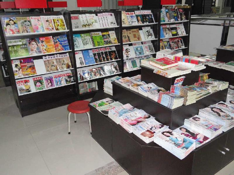 供應(yīng)青島書店展柜制作青島展柜制作