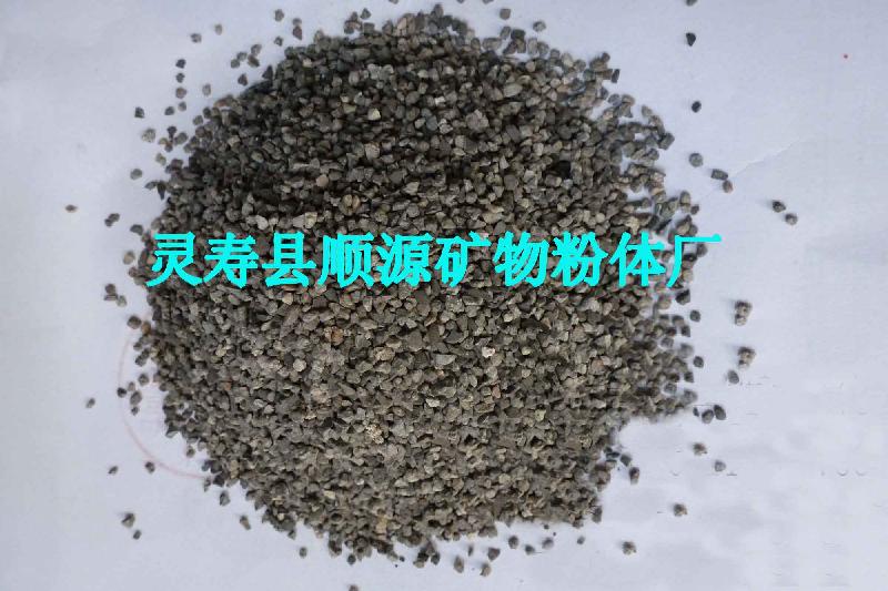 供應(yīng)大量除銹砂，廠(chǎng)家直銷(xiāo)