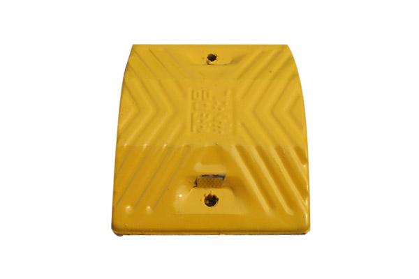 供應(yīng)河北鑄鋼減速帶緩沖帶減速膠