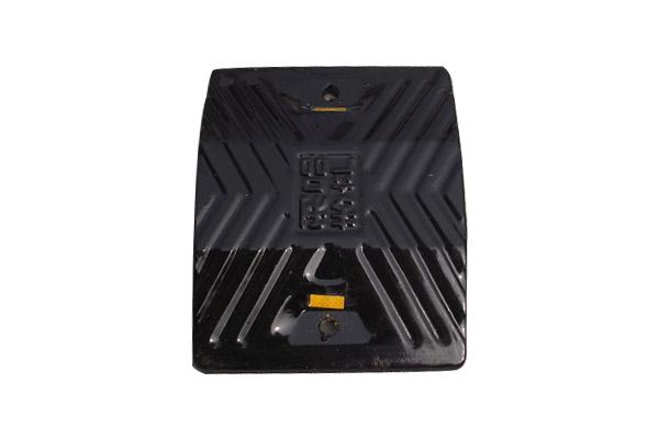 供應(yīng)河北鑄鋼減速帶緩沖帶減速膠