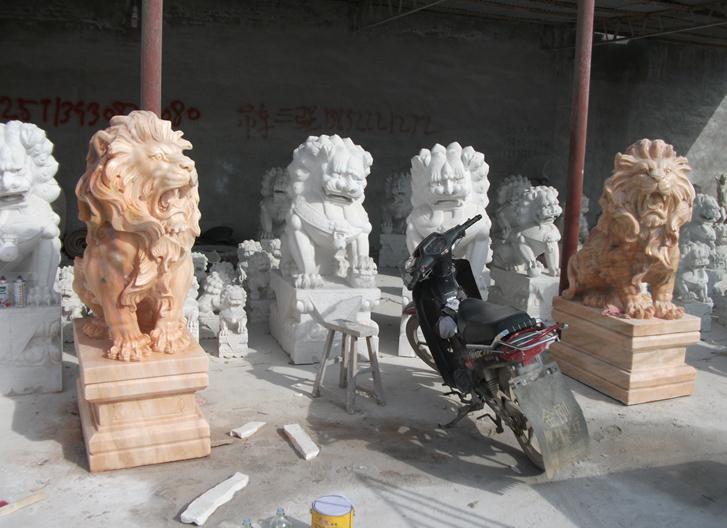 供應保定市晚霞紅獅子雕塑/漢白玉獅子雕塑/石雕廠家