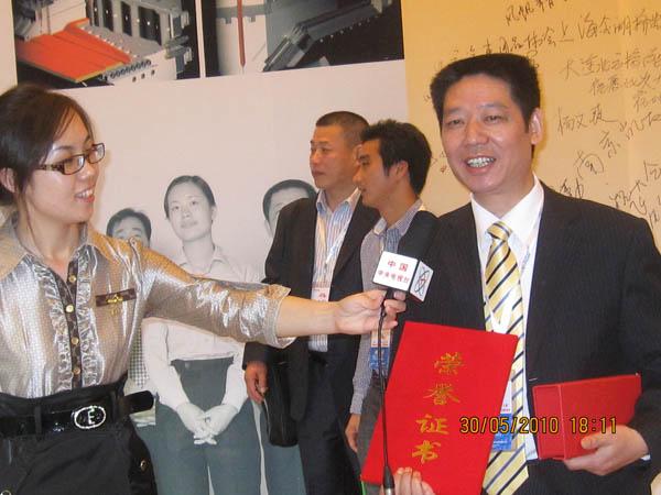 供應(yīng)雙螺桿造粒機(jī)?南京聚力化工機(jī)械有限公司雙螺桿擠出機(jī)