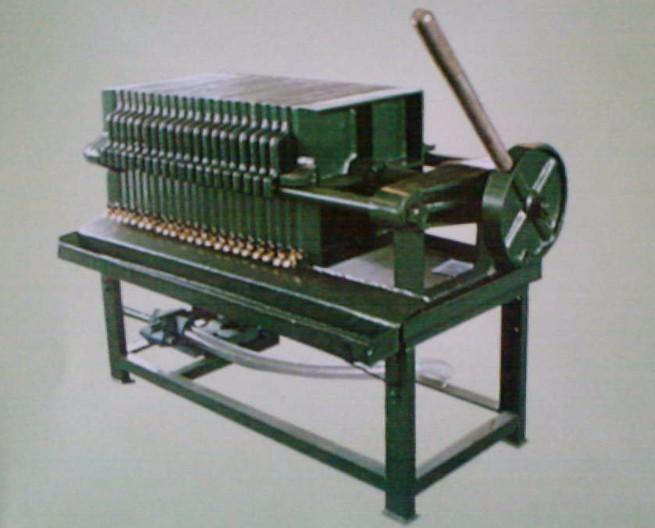 供應(yīng)重慶濾油機(jī)｜離心式濾油機(jī)廠家｜新型離心式濾油機(jī)報(bào)價(jià)