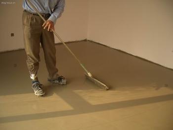 供應(yīng)找平膩?zhàn)硬牧献粤髌剿唷⒊降仄?、水泥自流平施工、地面找?  title=