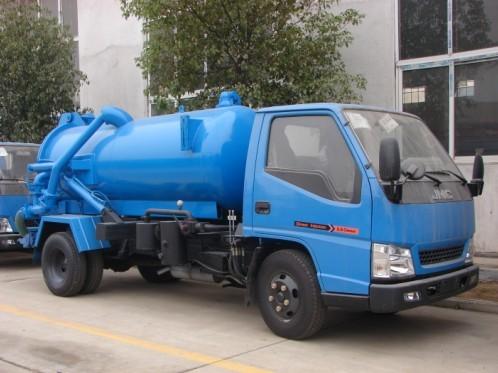 吸污車又稱吸糞車圖片