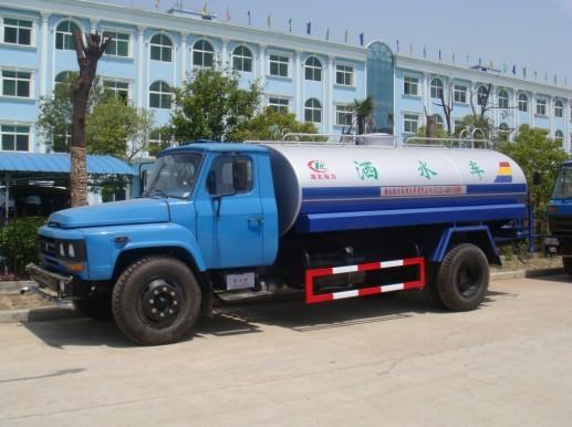 供應(yīng)140灑水車廠家直銷