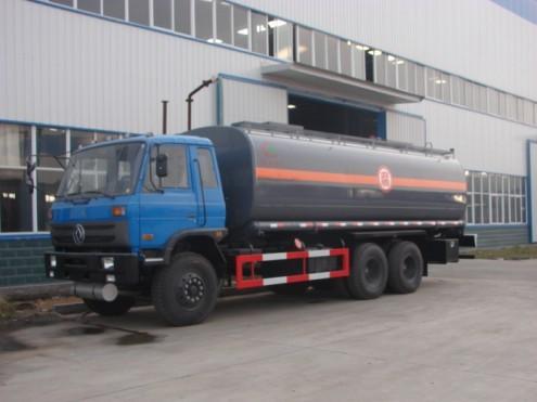 東風(fēng)后八輪化工車生產(chǎn)基地圖片