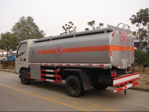 供應食用油運輸?shù)挠凸捃?  src=