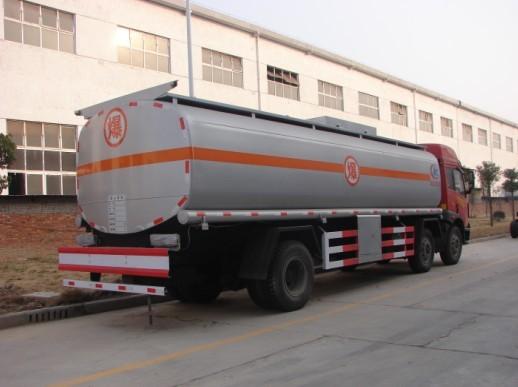 解放小三軸油罐車專業(yè)拉油車
