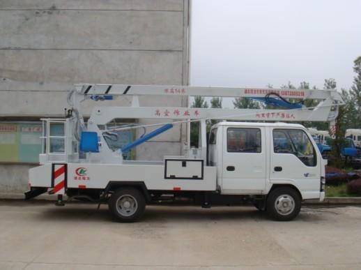 生產(chǎn)銷售直臂高空作業(yè)車24米高空作業(yè)車折臂高空作業(yè)車請找湖北程力