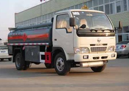 供應(yīng)高端*液態(tài)物質(zhì)的運(yùn)輸車