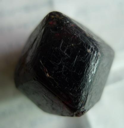 供應(yīng)優(yōu)質(zhì)石榴石濾料量大從優(yōu) 武漢濾源 027-83306773