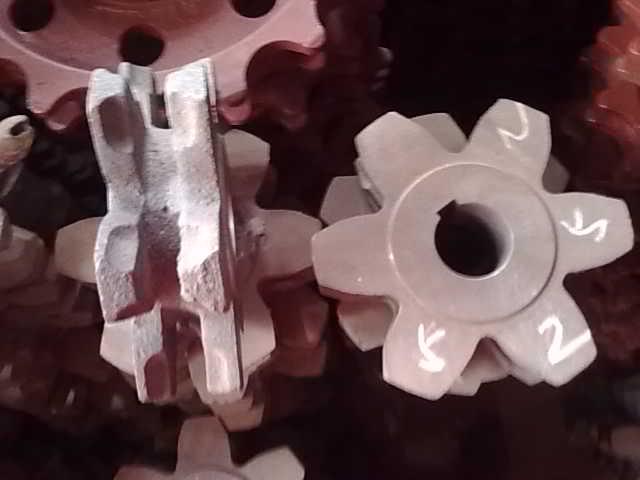 單鏈除渣機(jī)十字刮板/除渣機(jī)鏈條/除渣機(jī)鏈輪/錳鋼鏈條/四齒鏈輪