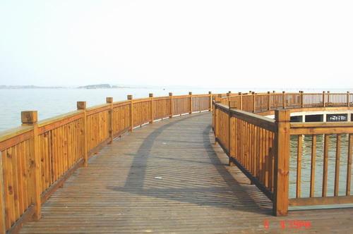 中瑞嘉珩吳江防腐木木棧道圖片