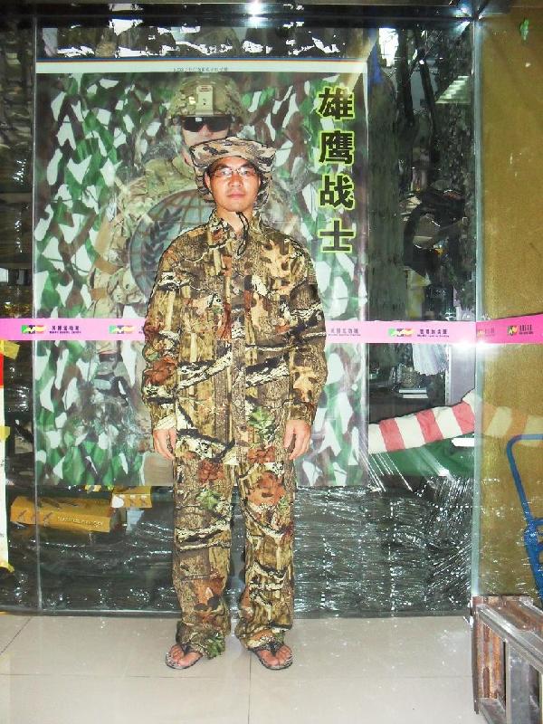 供應(yīng)廠家生產(chǎn)作樹(shù)葉斑迷彩套服批發(fā)價(jià)格，樹(shù)葉隱蔽迷彩服，*迷彩服