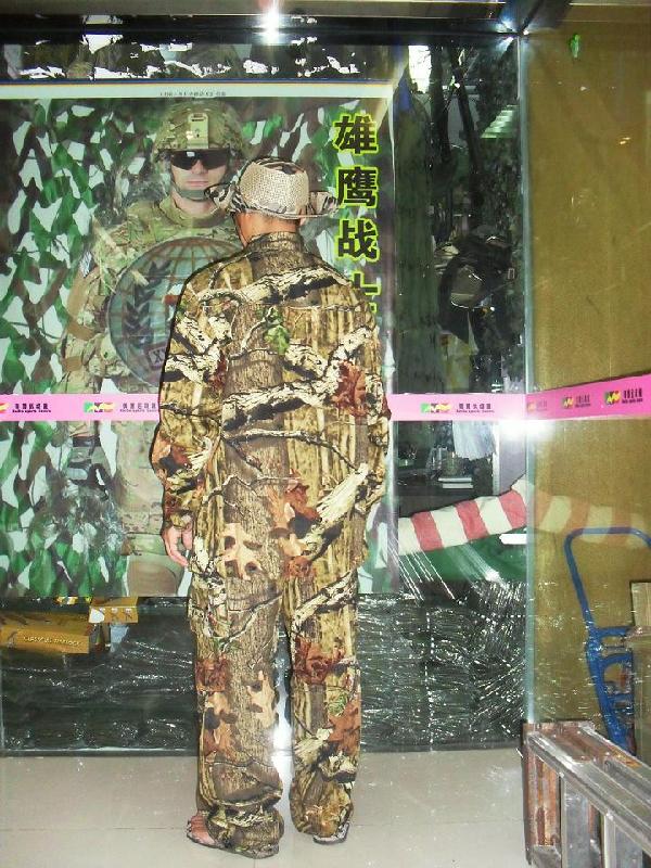 供應(yīng)廠家生產(chǎn)作樹(shù)葉斑迷彩套服批發(fā)價(jià)格，樹(shù)葉隱蔽迷彩服，*迷彩服